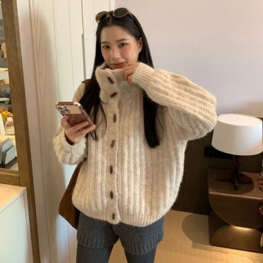 Cardigan Mùa Đông Hàn Quốc Cổ Cao Nút Sừng - Áo Len ấm áp, giảm giá 22% chỉ 135k 10
