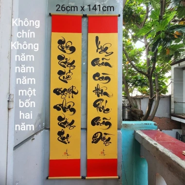 Câu đối tết giấy mỹ thuật 26x141cm - Hai mẫu vàng đỏ, giảm còn 245.000đ
