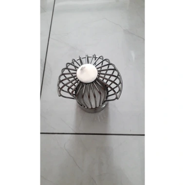 Cầu lưới chắn rác sân thượng inox 304 khuyết - Sợi 3ly, đa kích thước 60‑200mm, giá 83.000 3 Cầu lưới chắn rác sân thượng inox 304 khuyết - Sợi 3ly, đa kích thước 60‑200mm, giá 83.000 3