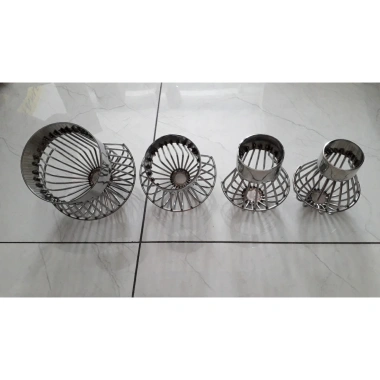 Cầu lưới chắn rác sân thượng inox 304 khuyết - Sợi 3ly, đa kích thước 60‑200mm, giá 83.000 6 Cầu lưới chắn rác sân thượng inox 304 khuyết - Sợi 3ly, đa kích thước 60‑200mm, giá 83.000 6