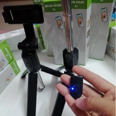 Cây Chụp Hình Bluetooth 3 Chân Selfie Stick R1 - Kẹp Xoay 360, Giá 145.000₫