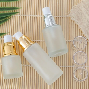 Chai chiết mỹ phẩm thủy tinh mờ 15ml 50ml xịt giọt cao cấp kem dưỡng da serum giá 14.900 VND 2 Chai chiết mỹ phẩm thủy tinh mờ 15ml 50ml xịt giọt cao cấp kem dưỡng da serum giá 14.900 VND 2