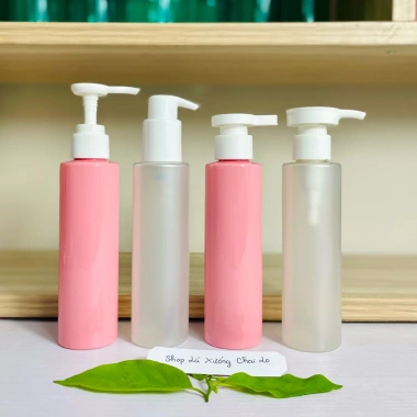 Chai lọ nhựa 150ml vai ngang hồng trắng - vòi nhấn, khóa vàng - gội, tắm, lotion - 8.400 VND