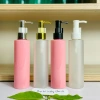 Chai lọ nhựa 150ml vai ngang hồng trắng - vòi nhấn, khóa vàng - gội, tắm, lotion - 8.400 VND 3