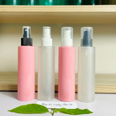 Chai lọ nhựa 150ml vai ngang hồng trắng - vòi nhấn, khóa vàng - gội, tắm, lotion - 8.400 VND