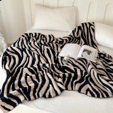 Chăn Bọc Sofa Hình Ngựa Vằn Superior Sense - Nhung Nửa Mặt, Chăn Ngủ Văn Phòng, Chăn Hàng Không, Trang Trí Giườn - Giá Ưu Đãi 630.000₫ 7