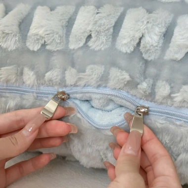 Chăn lông thỏ cao cấp 2 trong 1 – Siêu mềm, ấm, gối ôm đa năng cho sofa, văn phòng, du lịch, ô tô – Giá chỉ 669.000₫ 3