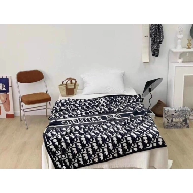 Chăn lông tuyết nhung cao cấp 5x2m kèm hộp sang trọng, siêu mềm mịn, giá ưu đãi 145.000₫