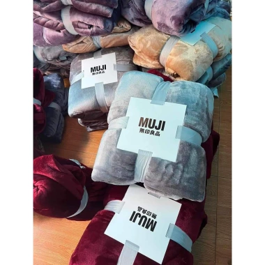 Chăn Muji Spa Siêu Mềm 1kt 1,2x2m - 900g, Thoải mái văn phòng, giảm 23% chỉ 100.000đ