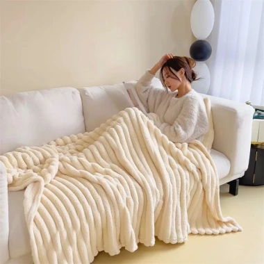 Chăn Nhung Moonly Lông Thỏ 2 Lớp Mềm Mại Ấm Áp Nhỏ Gọn Văn Phòng Giá 59.000₫ 10