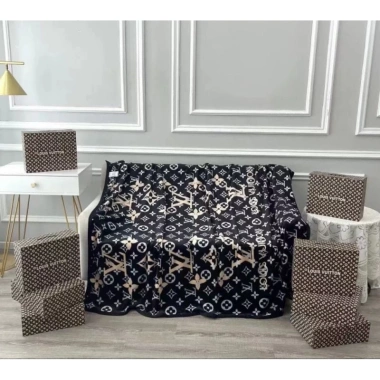 Chăn Tuyết Nhung Văn Gấp Gọn 1.5x2m - Mềm Mịn, Siêu Ấm, Phòng Ngủ, Giá 150k