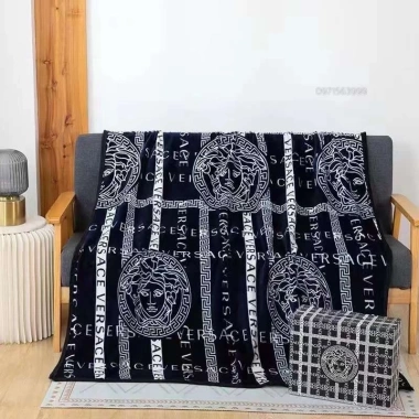 Chăn Tuyết Nhung Văn Gấp Gọn 1.5x2m - Mềm Mịn, Siêu Ấm, Phòng Ngủ, Giá 150k