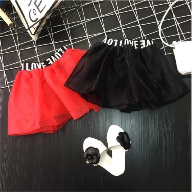 Chân váy bé gái voan đen in chữ Love - Thiết kế nhẹ nhàng, giảm giá 47.450₫