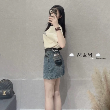 Chân Váy Bò Jeans Nữ Họa Tiết Túi, Lót Trong, Dáng Ngắn Tôn Dáng + Belt - Giá 342.000 (Giá Gốc 430.920) 2 Chân Váy Bò Jeans Nữ Họa Tiết Túi, Lót Trong, Dáng Ngắn Tôn Dáng + Belt - Giá 342.000 (Giá Gốc 430.920) 2