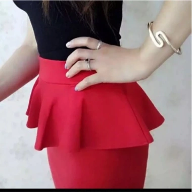 Chân váy bút chì dài, sẻ sau, tà cá phần eo - Thời trang công sở giá ưu đãi 169k