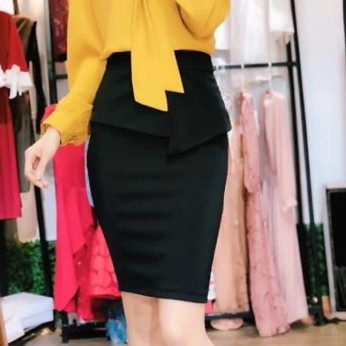 Chân váy bút chì sẻ sau 2 vạt xếp li cực xinh - Giá chỉ 160.000đ, khuyến mãi độc lạ
