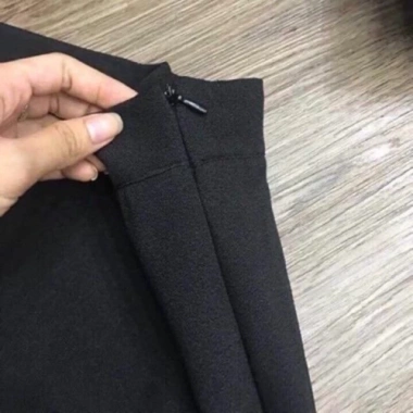 Chân Váy Bút Chì Sẻ Trước Đính Cúc Thời Trang CônG Sở Nữ - Giá chỉ 156.860₫ 2