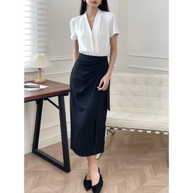 Chân váy công sở cao cấp vải Oxatyl V045 - Sẻ tà trước, giá ưu đãi 275.000đ 5 Chân váy công sở cao cấp vải Oxatyl V045 - Sẻ tà trước, giá ưu đãi 275.000đ 5