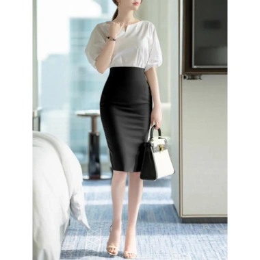 Chân váy công sở nữ bút chì Umi ôm dáng, xanh than-đen, xẻ tà sau - 128.000đ