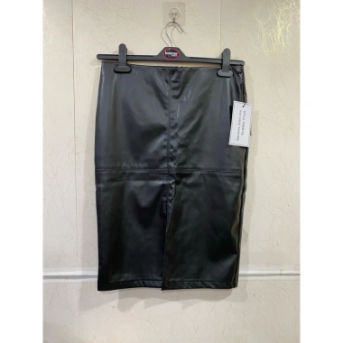 Chân Váy Da Dáng Bút Chì Los Angeles Size L - Eo 79cm, Giá ưu đãi 89,000 VND 2 Chân Váy Da Dáng Bút Chì Los Angeles Size L - Eo 79cm, Giá ưu đãi 89,000 VND 2