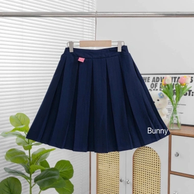 Chân váy học sinh bé gái cấp 1-2 cotton lụa mềm, kèm quần bảo hộ, giá 84.590₫ 4 Chân váy học sinh bé gái cấp 1-2 cotton lụa mềm, kèm quần bảo hộ, giá 84.590₫ 4