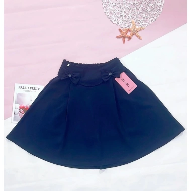 Chân váy học sinh bé gái cấp 1-2 cotton lụa mềm, kèm quần bảo hộ, giá 84.590₫ 6 Chân váy học sinh bé gái cấp 1-2 cotton lụa mềm, kèm quần bảo hộ, giá 84.590₫ 6