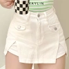 Chân váy jean Kaylin form ngắn màu trơn denim dày dặn phối nút cá tính - 400.000₫ 5
