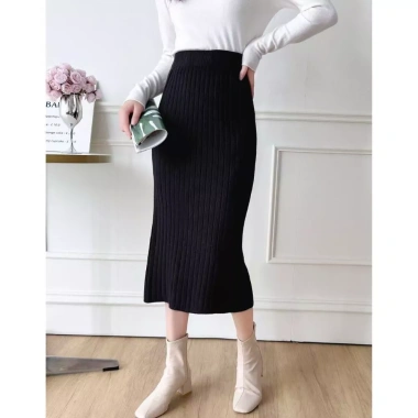 Chân Váy Len Công Sở Mùa Đông Dáng Ôm Bút Chì, Sẻ Sau, Len Dày Dặn - YOLUMI 175k