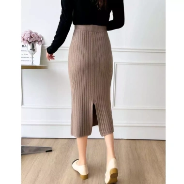 Chân Váy Len Công Sở Mùa Đông Dáng Ôm Bút Chì, Sẻ Sau, Len Dày Dặn - YOLUMI 175k