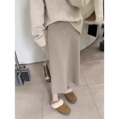 Chân váy len lông thỏ dài dày dặn cho nữ QCCC - Giá giảm 210.000 VND 3 Chân váy len lông thỏ dài dày dặn cho nữ QCCC - Giá giảm 210.000 VND 3