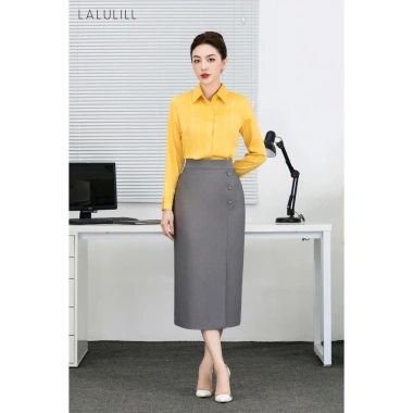 Chân váy nữ công sở LALULILL dáng đứng 78cm xẻ trước đính hàng cúc Giá 319.000₫