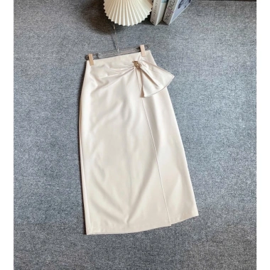 Chân váy vạt nơ lệch lịch sự - đi làm & tiệc công sở, phối áo sơ mi - U.Chic 260k 4 Chân váy vạt nơ lệch lịch sự - đi làm & tiệc công sở, phối áo sơ mi - U.Chic 260k 4