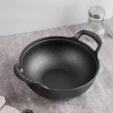 Chảo Nồi Gang Sâu Lòng Đúc Nguyên Khối 20-25cm, Tặng Vung Gỗ, Giá Ưu Đãi 95.800 VND
