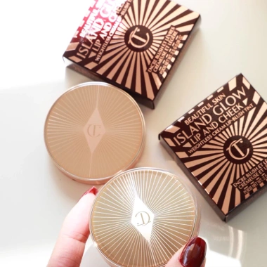Charlotte Tilbury Son Môi Má Mật Ong 2.5g - Kem Đỏ Đậm, Dưỡng ẩm Đa Năng, Giá 327.800 VND