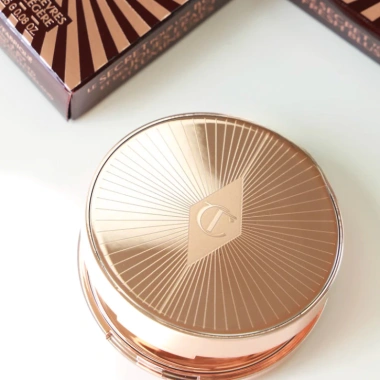 Charlotte Tilbury Son Môi Má Mật Ong 2.5g - Kem Đỏ Đậm, Dưỡng ẩm Đa Năng, Giá 327.800 VND