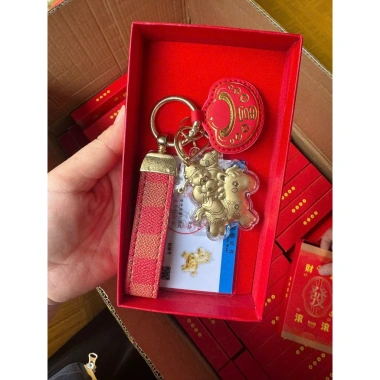 Charm Móc Khoá Năm Ngựa Vàng 2.026 - Mã Đáo Thành Công, Hộp và Thẻ Quà Tặng Tài Lộc, Ship Hoả Tốc