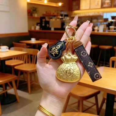 Charm Móc Khoá Năm Ngựa Vàng 2.026 - Mã Đáo Thành Công, Hộp và Thẻ Quà Tặng Tài Lộc, Ship Hoả Tốc