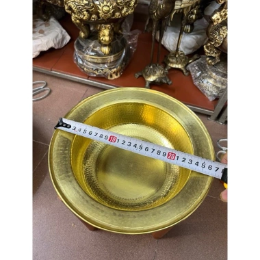 Chậu đồng vàng gò thủ công vã hoa hạt 27cm/36cm - giảm còn 980.000₫ 3 Chậu đồng vàng gò thủ công vã hoa hạt 27cm/36cm - giảm còn 980.000₫ 3