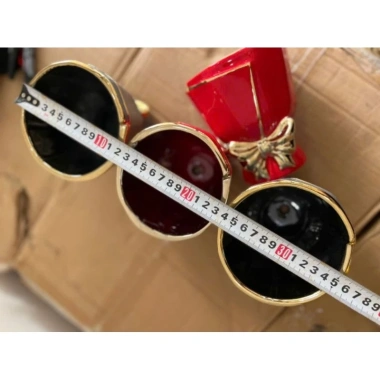 Chậu sứ hình cúp hoa 2 màu đỏ-xám, men bóng trơn, ĐK 12cm, cao 13cm - Giá ưu đãi 90.000 VND 3 Chậu sứ hình cúp hoa 2 màu đỏ-xám, men bóng trơn, ĐK 12cm, cao 13cm - Giá ưu đãi 90.000 VND 3