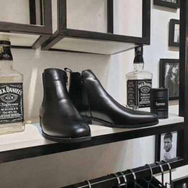 Chelsea Boots da bò kéo khóa - Giày bốt nam ôm chân, bán địa phương, giảm 23% Chelsea Boots da bò kéo khóa - Giày bốt nam ôm chân, bán địa phương, giảm 23%