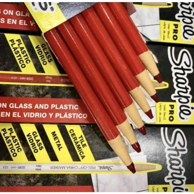 Chì đá Sharpie Saphia đa màu đỏ-đen-trắng - Dụng cụ vẽ chân mày bền, chỉ 30.400₫
