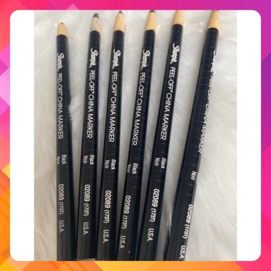 Chì đá Sharpie Saphia đa màu đỏ-đen-trắng - Dụng cụ vẽ chân mày bền, chỉ 30.400₫