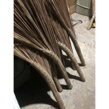Chổi Quét Sân Vườn Xương Dừa Trắng Cứng Cáp Dẻo Quét Nước Giá 25.000đ Giảm từ 32.500đ 4