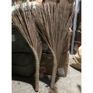 Chổi Quét Sân Vườn Xương Dừa Trắng Cứng Cáp Dẻo Quét Nước Giá 25.000đ Giảm từ 32.500đ 10