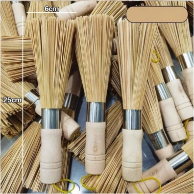 Chổi Tre Cọ Rửa Chảo Nồi Cán Gỗ Tiện Lợi - Giá chỉ 28.000 VND, phù hợp Căn Bếp Nhỏ