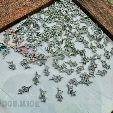Chram phụ kiện cao cấp giá rẻ vô đối - Đá chùm gắn móng, chỉ 6.000 VND