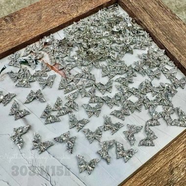 Chram phụ kiện cao cấp giá rẻ vô đối - Đá chùm gắn móng, chỉ 6.000 VND 4 Chram phụ kiện cao cấp giá rẻ vô đối - Đá chùm gắn móng, chỉ 6.000 VND 4