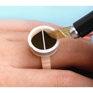 Chum nhẫn 2 ngăn nhựa cứng đeo ngón tay - Thợ xăm 2 mực, 25.000đ