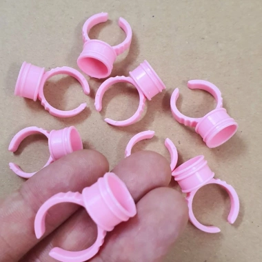 Chum nhẫn không nắp nhựa cứng đeo tay, đựng mực xăm, keo nối mi nail cho thợ spa