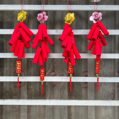 Chùm Pháo Giấy Mô Hình PG10 Hoa Mai Đào 40cm Trang Trí Tết Giá 27.000 VNĐ 8 Chùm Pháo Giấy Mô Hình PG10 Hoa Mai Đào 40cm Trang Trí Tết Giá 27.000 VNĐ 8